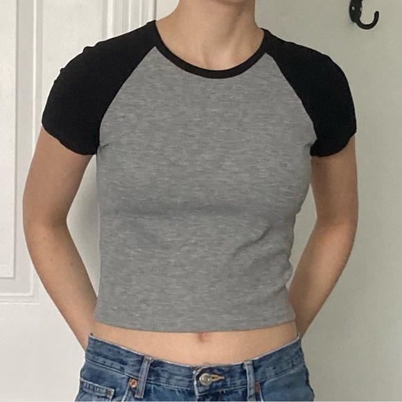 Zara Ribbed Raglan Crop Top - Picture 2 of 3
